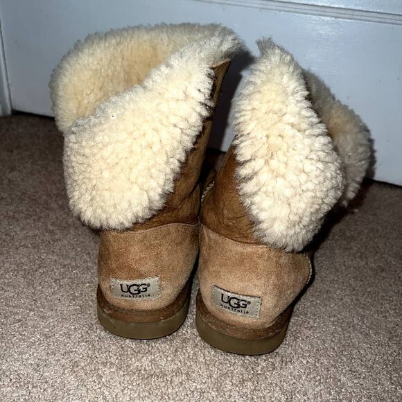 UGG womens Bailey Button Boots size 9 - Picture 2 of 12